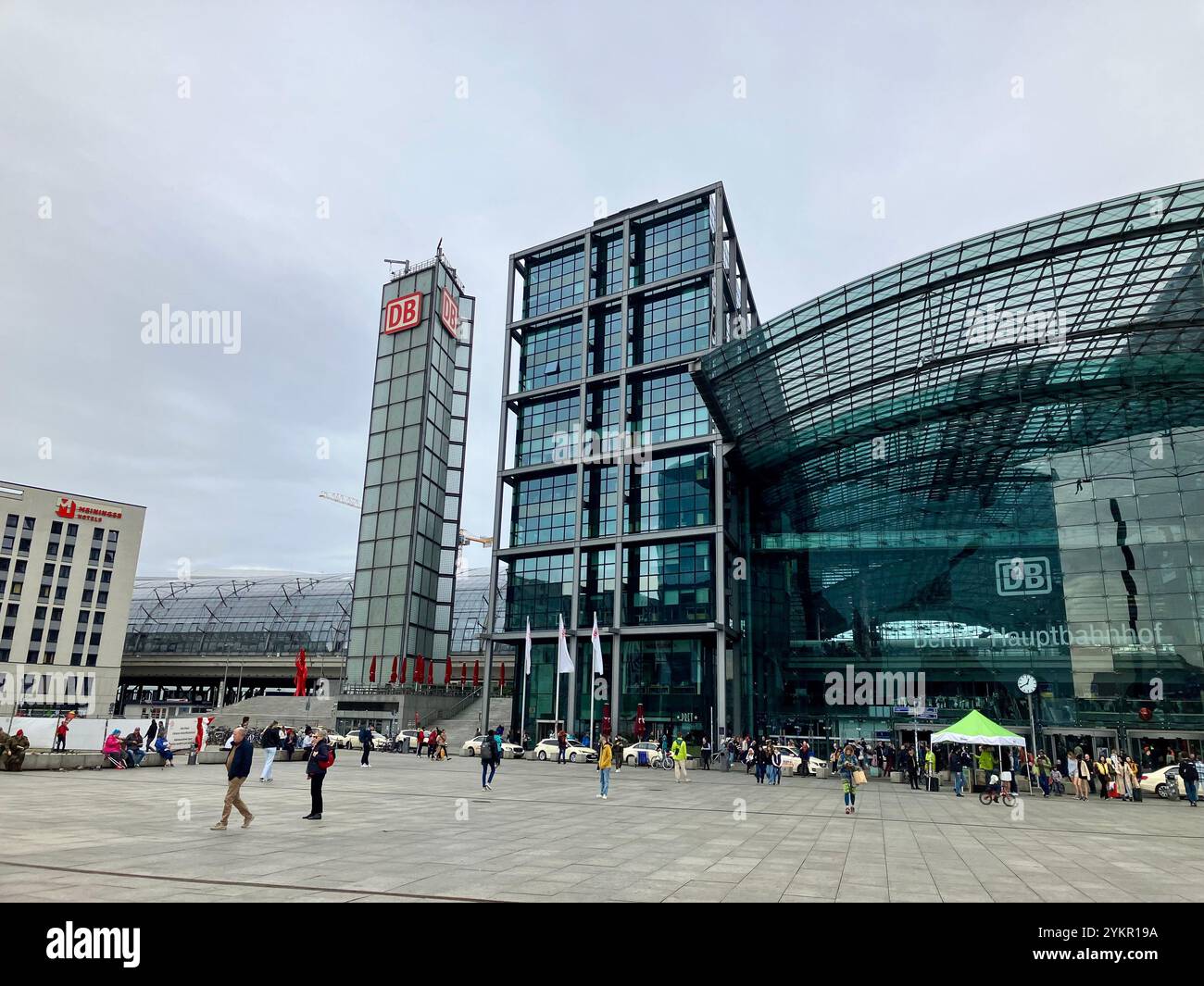 Berlin Hauptbahnhof (stazione centrale di Berlino). Mitte, Berlino, Germania. 6 ottobre 2023. Foto Stock