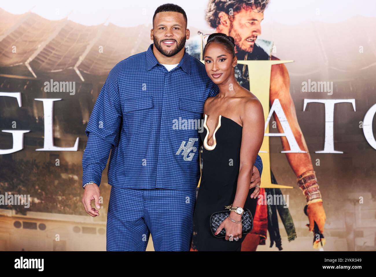 HOLLYWOOD, LOS ANGELES, CALIFORNIA, Stati Uniti - 18 NOVEMBRE: Aaron Donald ed Erica Donald arrivano alla premiere di Los Angeles del "Gladiator II" della Paramount Pictures, tenutasi al TCL Chinese Theatre IMAX il 18 novembre 2024 a Hollywood, Los Angeles, California, Stati Uniti. (Foto di Xavier Collin/Image Press Agency) Foto Stock