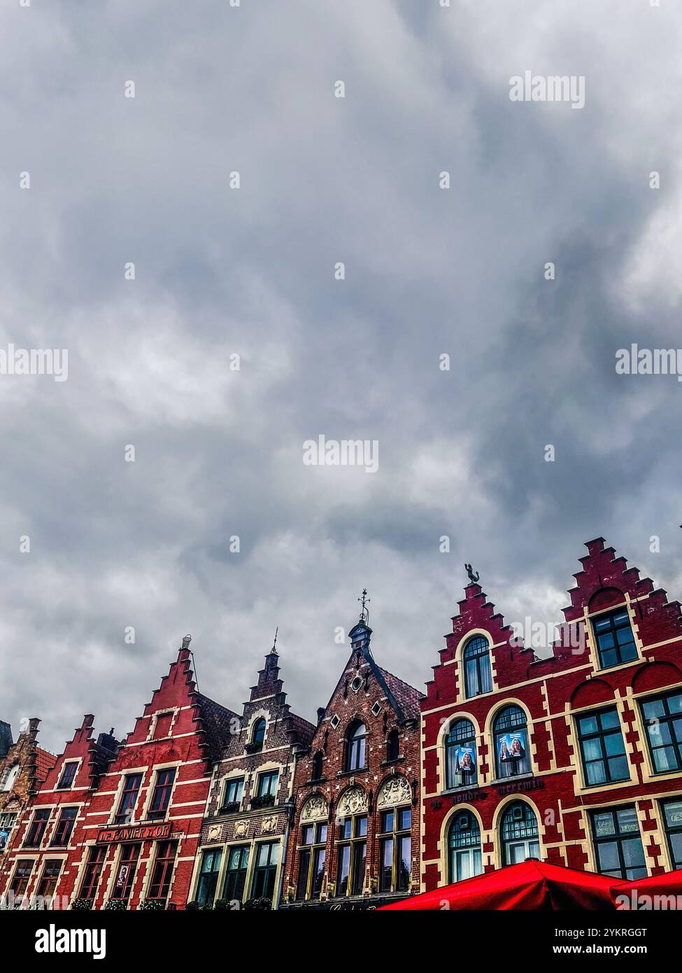 Markt, Place Napoléon, Bruges, Belgio. La piazza principale di Bruges Foto Stock