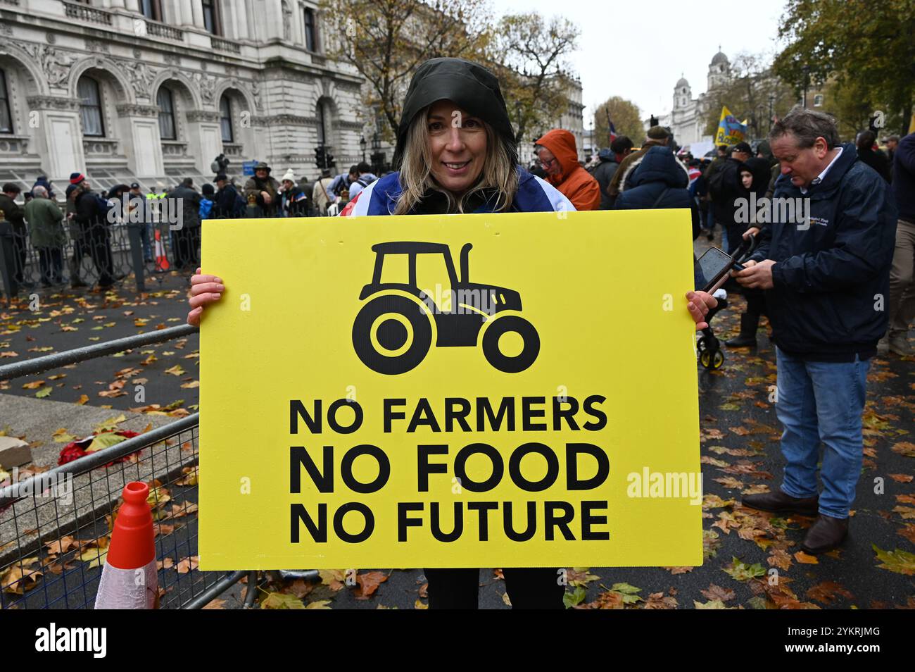 LONDRA, REGNO UNITO. 19 novembre 2024. Migliaia di agricoltori provenienti da tutta l'Inghilterra e il Galles, fuori Downing Street, stanno protestando contro la tassa di successione. (Foto di 李世惠/SEE li/Picture Capital) credito: Vedi li/Picture Capital/Alamy Live News Foto Stock