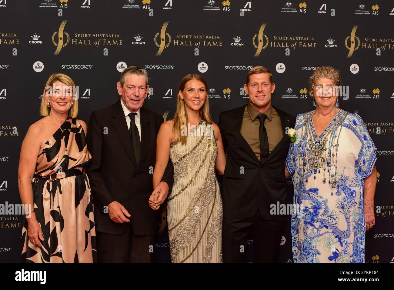 Mick Fanning e la sua famiglia al Red carpet per la cena di gala Sport Australia Hall of Fame Induction & Awards al Crown Palladium di Melbourne. Foto Stock