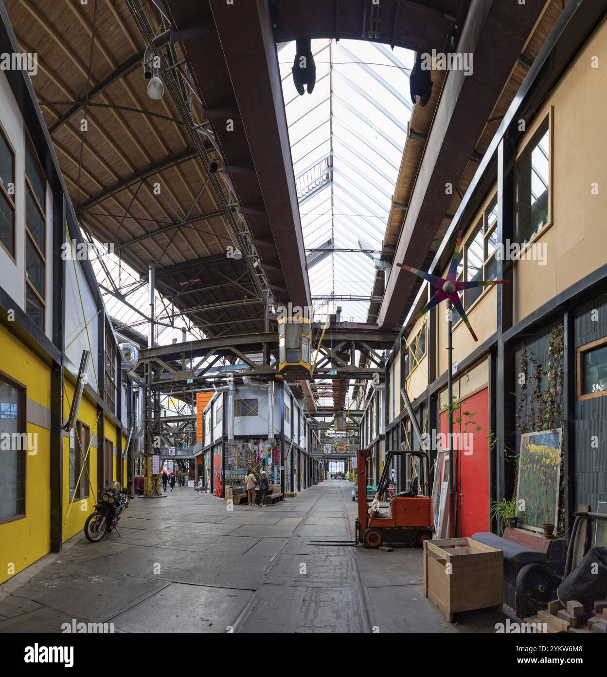 Un'immagine degli interni del centro artistico e culturale NDSM Foto Stock