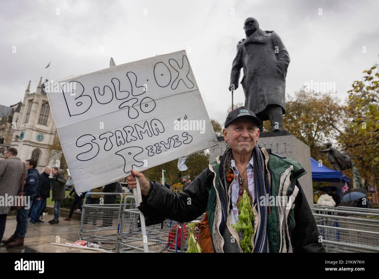 Gli agricoltori del Regno Unito a Whitehall protestarono contro i piani fiscali sulle successioni del governo laburista, Londra, Inghilterra, Regno Unito Foto Stock