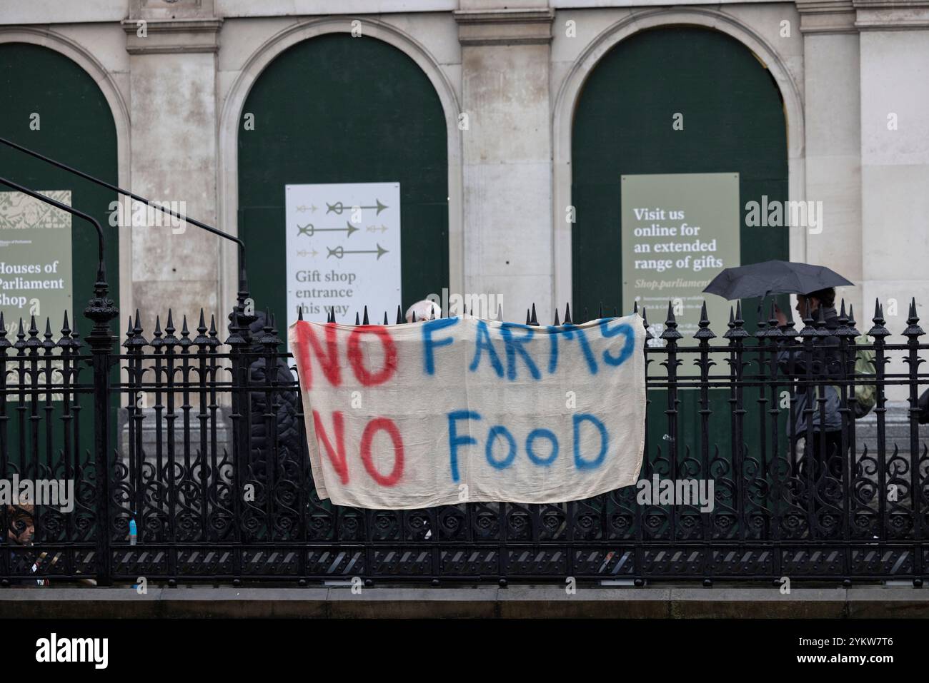 Gli agricoltori del Regno Unito a Whitehall protestarono contro i piani fiscali sulle successioni del governo laburista, Londra, Inghilterra, Regno Unito Foto Stock