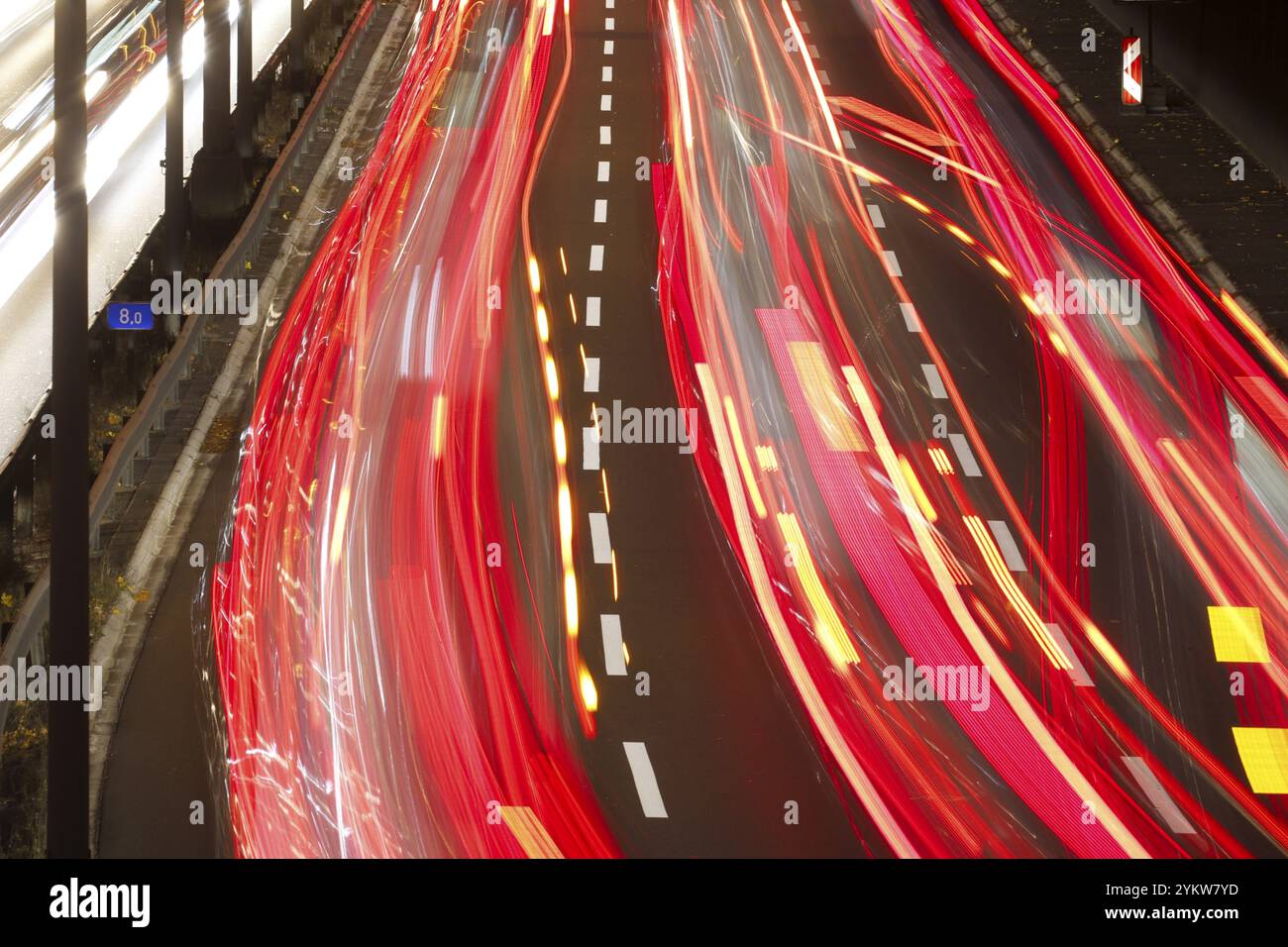 Autostrada A100 a traffico pesante, Berlino, 18.11.2024 Berlino, Berlino, Germania, Europa Foto Stock