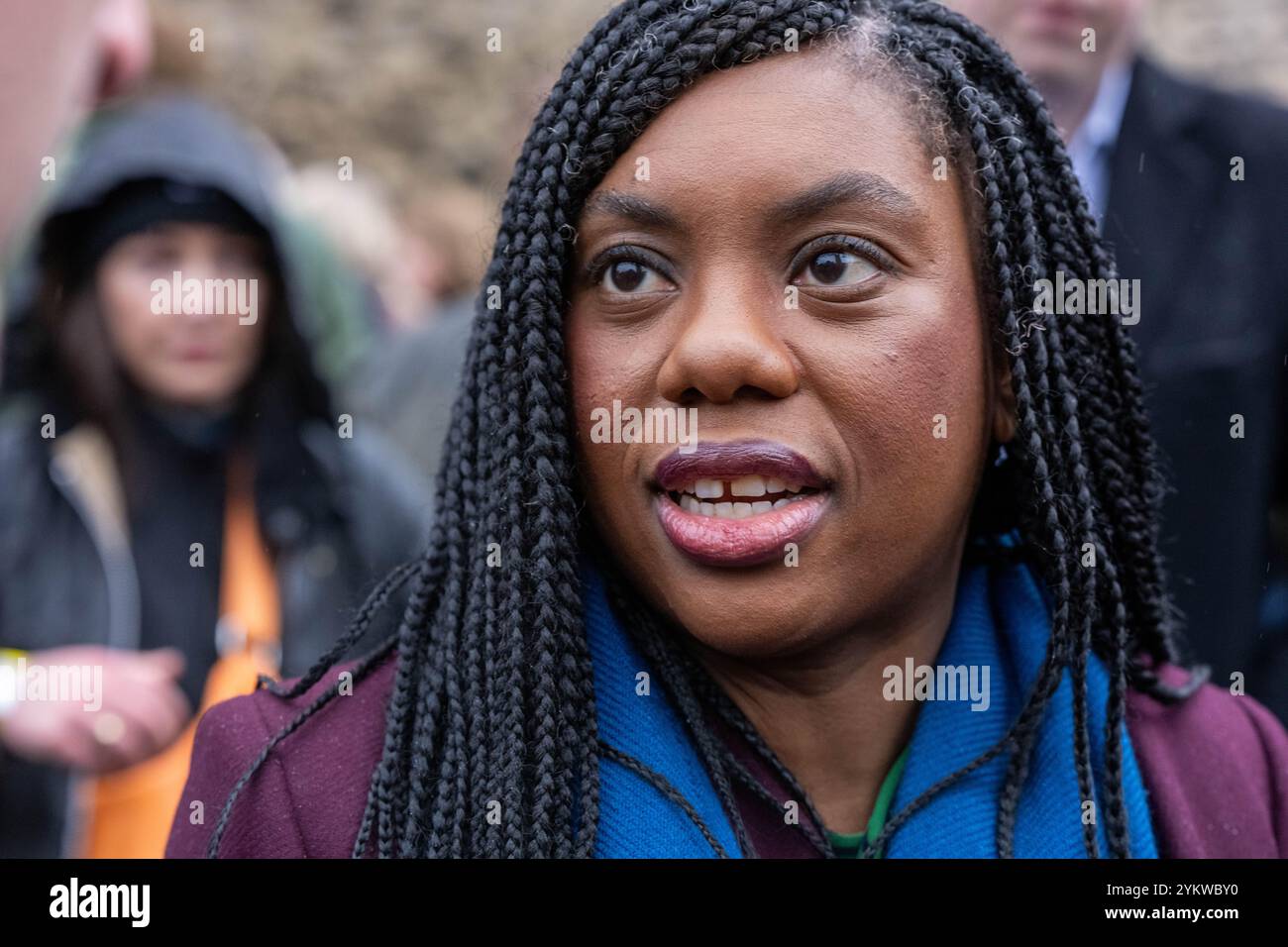 Londra, Regno Unito. 19 novembre 2024. Kemi Badenoch, leader del Partito Conservatore e membri del suo gabinetto ombra, ha incontrato gli agricoltori e i loro rappresentanti, a College Green, in vista della protesta anti-budget degli agricoltori a Whitehall Londra Kemi Badenoch, leader del Partito Conservatore Credit: Ian Davidson/Alamy Live News Foto Stock