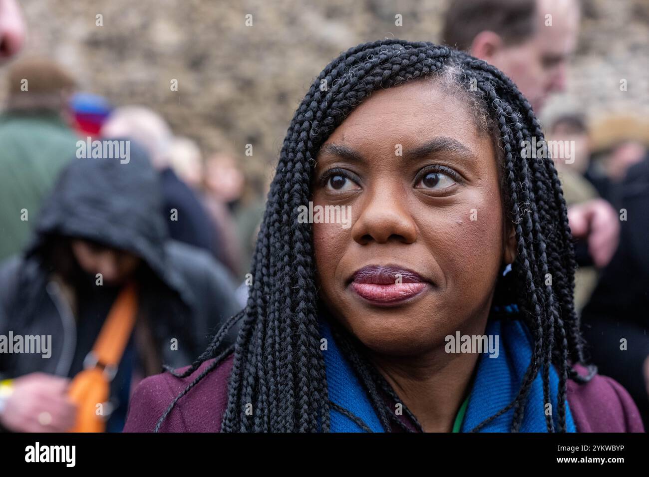 Londra, Regno Unito. 19 novembre 2024. Kemi Badenoch, leader del Partito Conservatore e membri del suo gabinetto ombra, ha incontrato gli agricoltori e i loro rappresentanti, a College Green, in vista della protesta anti-budget degli agricoltori a Whitehall Londra Kemi Badenoch, leader del Partito Conservatore Credit: Ian Davidson/Alamy Live News Foto Stock