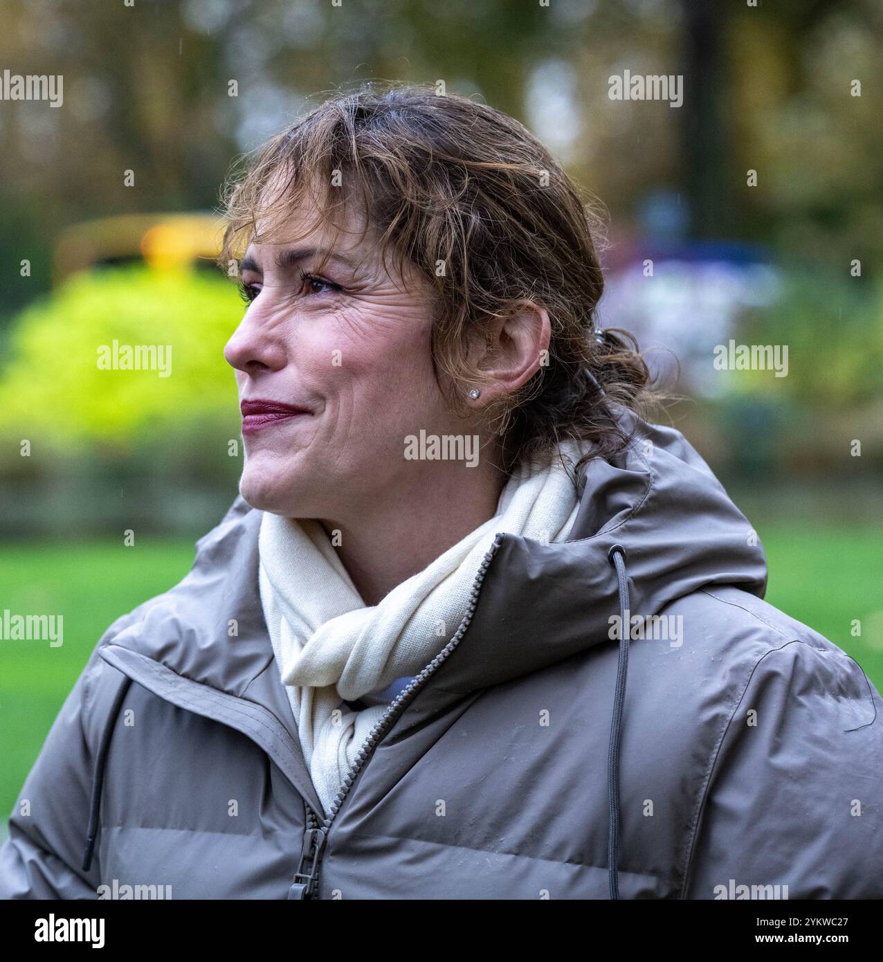 Londra, Regno Unito. 19 novembre 2024. Kemi Badenoch, leader del Partito Conservatore e membri del suo gabinetto ombra, ha incontrato gli agricoltori e i loro rappresentanti su College Green, in vista della protesta anti-budget degli agricoltori a Whitehall Londra Victoria Atkins, Shadow Environment Secretatry, Credit: Ian Davidson/Alamy Live News Foto Stock
