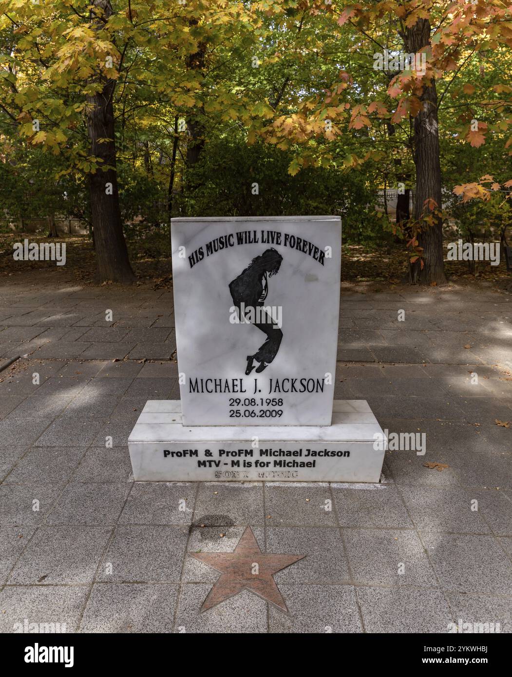 Una foto del Michael Jackson Memorial Monument all'Herastrau Park Foto Stock