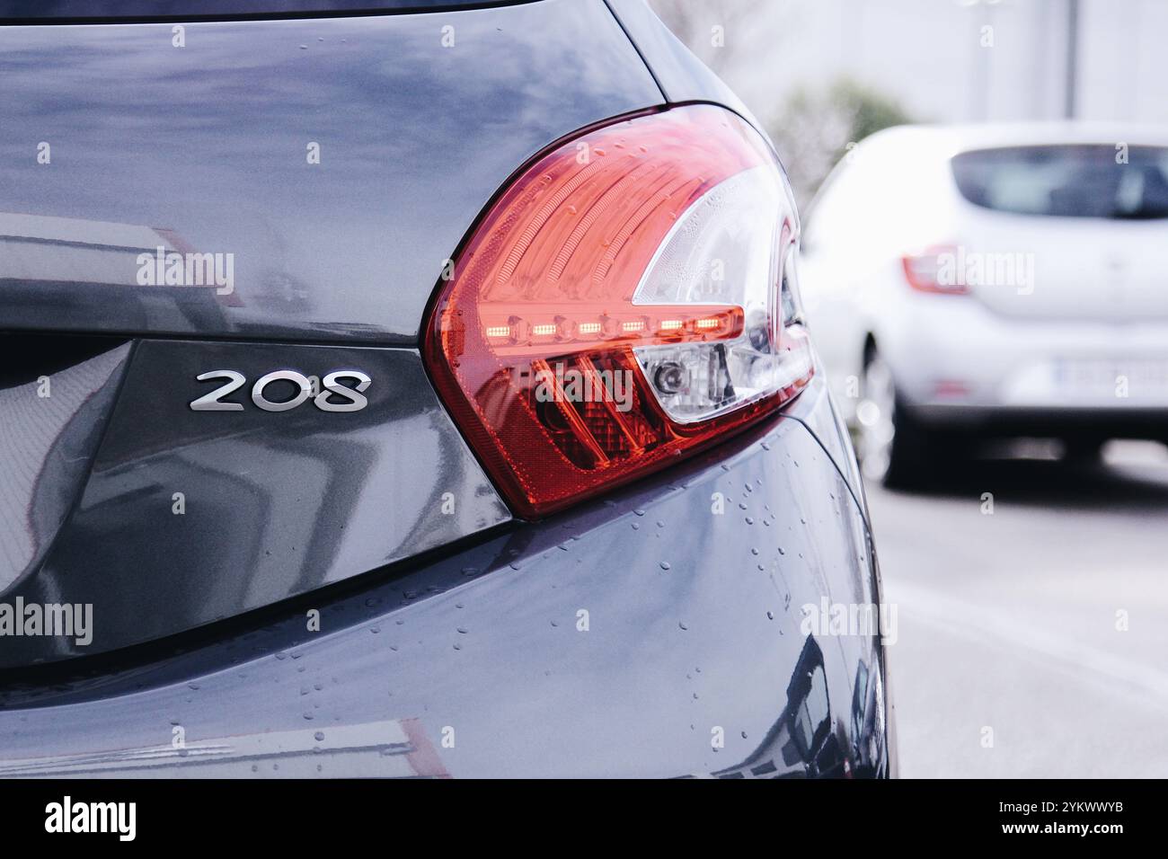 Esterno auto Peugeot 208 nera Foto Stock