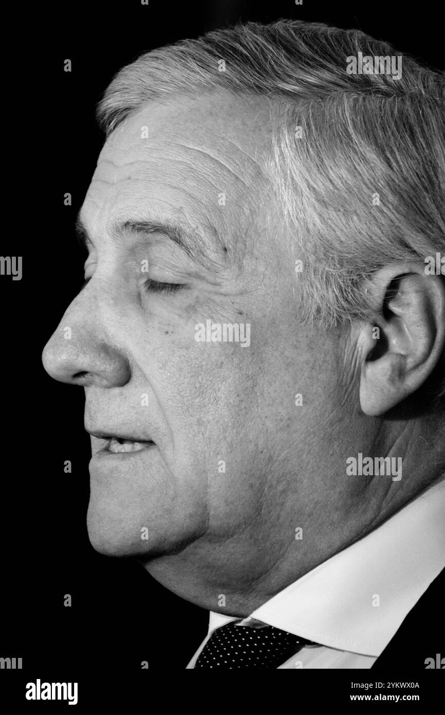 Roma, evento di presentazione della nona edizione della settimana della cucina italiana nel mondo con il Ministro degli Esteri Antonio Tajani e il Ministro dell'Agricoltura Francesco Lollobrigida. L'iniziativa per valorizzare le eccellenze del settore agroalimentare ed enogastronomico italiano all'estero, sostenendo le esportazioni, l'internazionalizzazione e i flussi turistici in entrata, il 19 novembre 2024 a Roma. Copyright: XAndreaxCalandrax Foto Stock