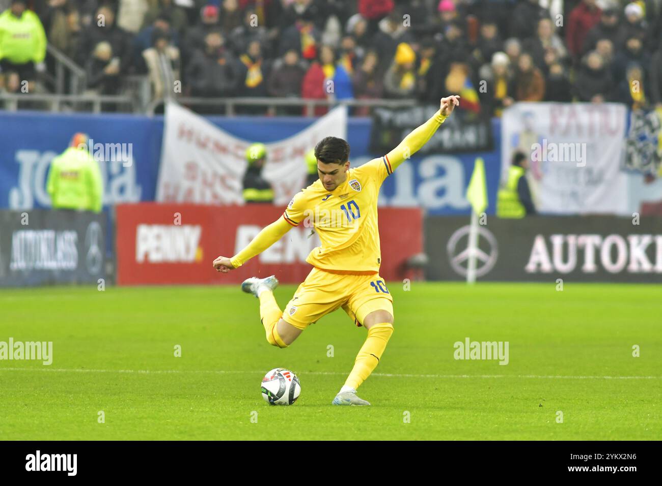 Ianis Hagi durante la partita della UEFA Nations League Romania vs Cipro , 18.11.2024 , Bucarest , Romania Foto Stock