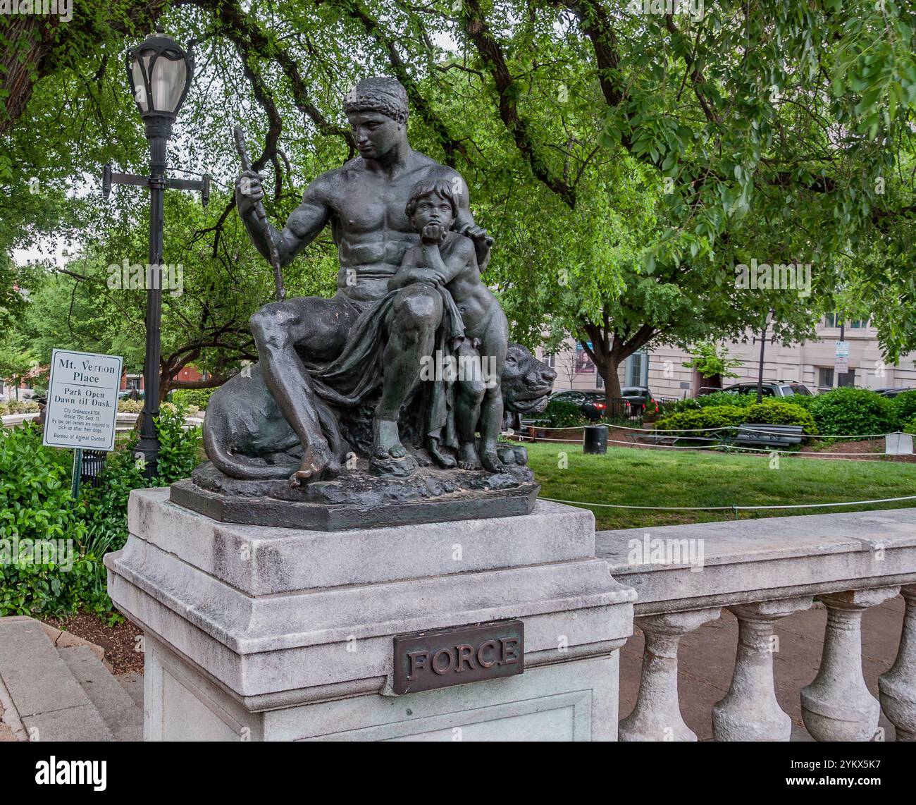 Statua della forza, Mount Vernon Place, Baltimore MD USA Foto Stock