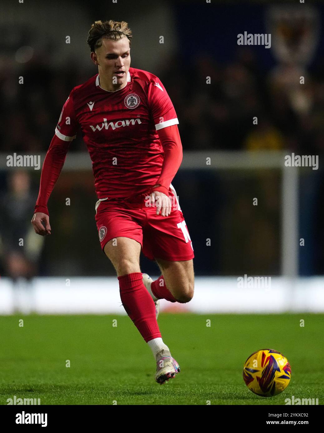 Alex Henderson di Accrington Stanley durante la partita Sky Bet League Two al Cherry Red Records Stadium di Londra. Data foto: Martedì 19 novembre 2024. Foto Stock