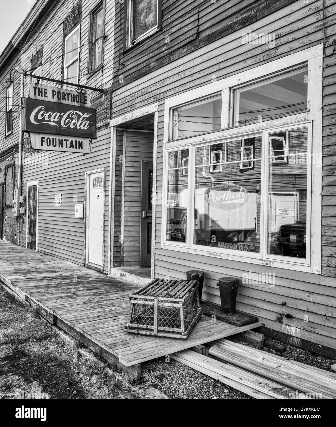 Il Porthole è stato per lungo tempo uno dei luoghi preferiti di Portland, Maine. Si trovano sul lungomare di Custom House Wharf. Foto Stock