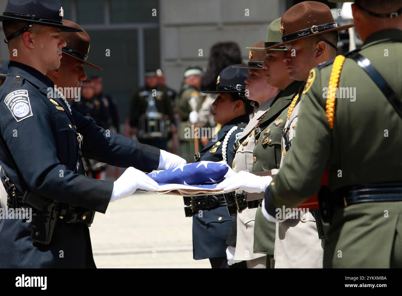 La U.S. Customs and Border Protection ospita l'annuale Valor Memorial and Wreath Deposing Ceremony in onore degli ufficiali e degli agenti caduti del CBP presso il Woodrow Wilson Plaza a Washington, D.C., 16 maggio 2023. Foto CBP di Jaime Rodriguez Sr Foto Stock