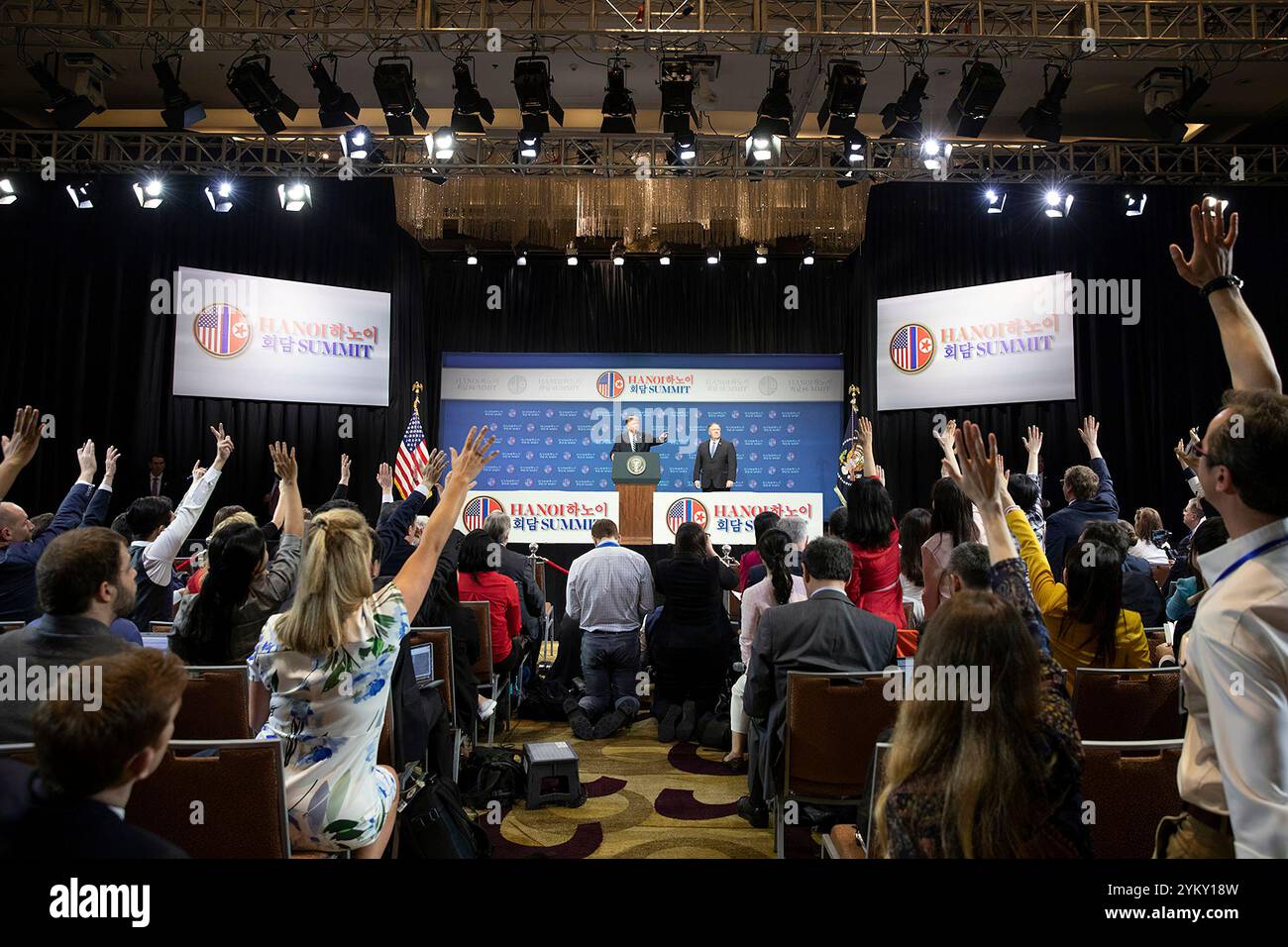 Fotografie ufficiali della Casa Bianca dell'amministrazione Trump. Donald John Trump (New York, 14 giugno 1946) è un politico statunitense, personalità dei media e uomo d'affari che è stato il 45° presidente degli Stati Uniti d'America dal 2017 al 2021. Ha vinto le elezioni del 2024 come candidato del Partito Repubblicano ed è ora presidente eletto degli Stati Uniti. Il suo secondo mandato è previsto per il 20 gennaio 2025. Trump si è laureato in economia presso l'Università della Pennsylvania nel 1968. Foto Stock