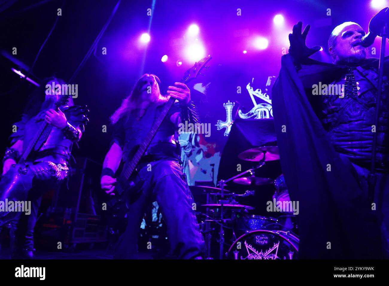 Dallas, Stati Uniti. 15 novembre 2024. I membri della band black metal svedese Dark Funeral si esibiscono durante il Gwar The Stoned Age Tour alla Factory di Deep Ellum a Dallas, Texas, il 15 novembre 2024. (Foto di Javier Vicencio/Eyepix Group/NurPhoto) credito: NurPhoto SRL/Alamy Live News Foto Stock