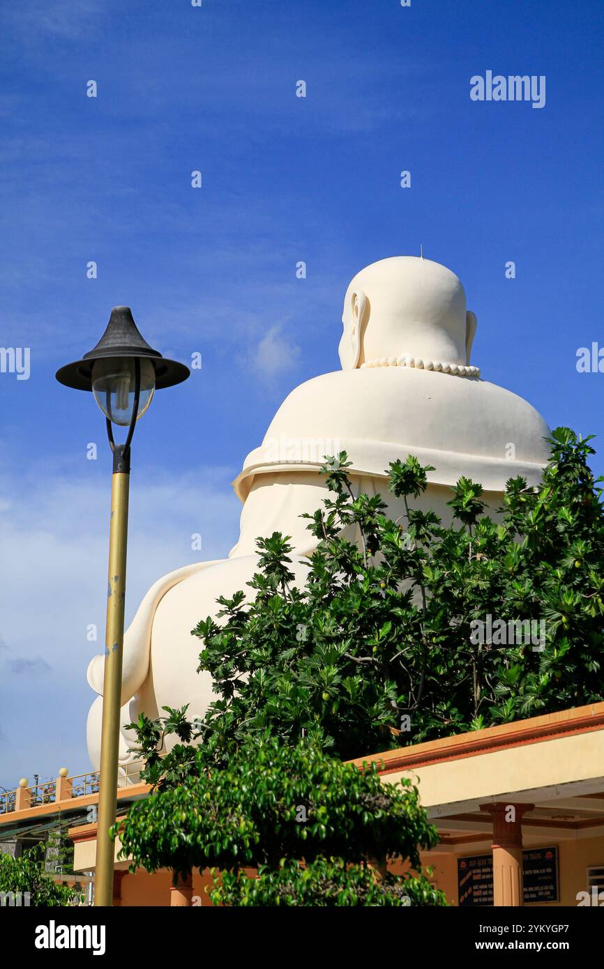 Vinh Trang Pagoda, una famosa destinazione a My Tho, Tien Giang, Vietnam Foto Stock