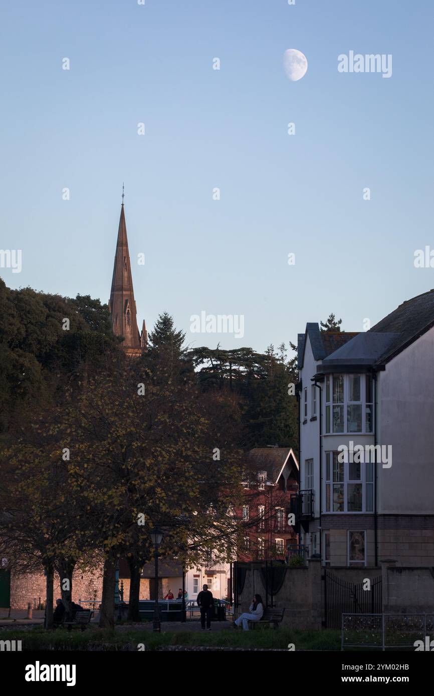 Moon Over Exeter Quay, Devon, Regno Unito Foto Stock