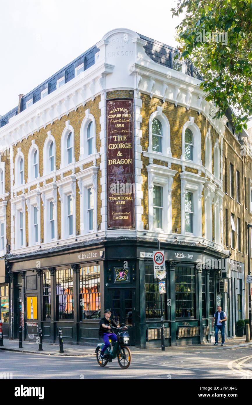 Il pub George & Dragon è chiuso a Hackney Road, Shoreditch, East London. Foto Stock
