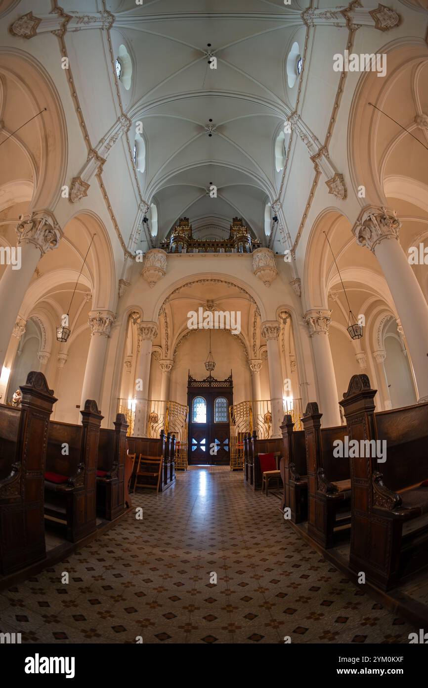 Ungheria - interno della chiesa di Szent László Foto Stock