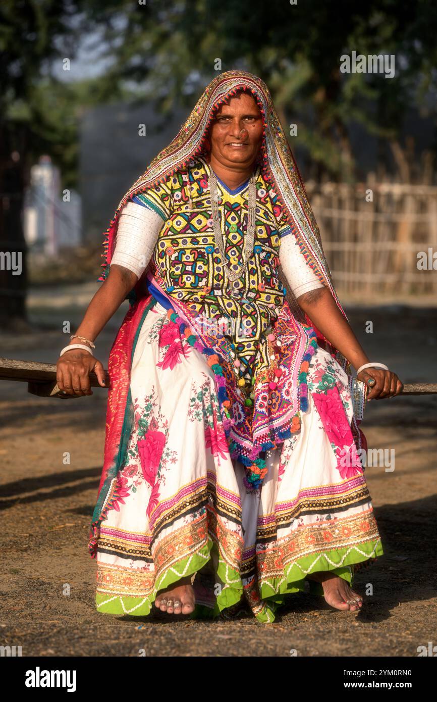 Ritratto di donna tribale, Gujarat, India Foto Stock