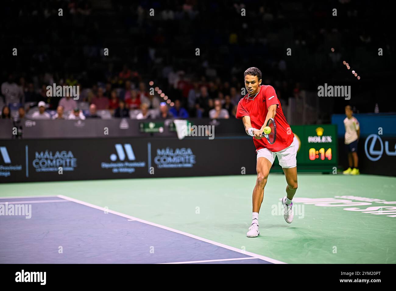 Gabriel Diallo, squadra canadese in azione contro Daniel Altmaier, squadra tedesca, visto in azione durante i quarti di finale della Coppa Davis, 8 singoli match 1. Martin Carpena Arena. (Foto di Vicente Vidal Fernandez/Sipa USA) Foto Stock