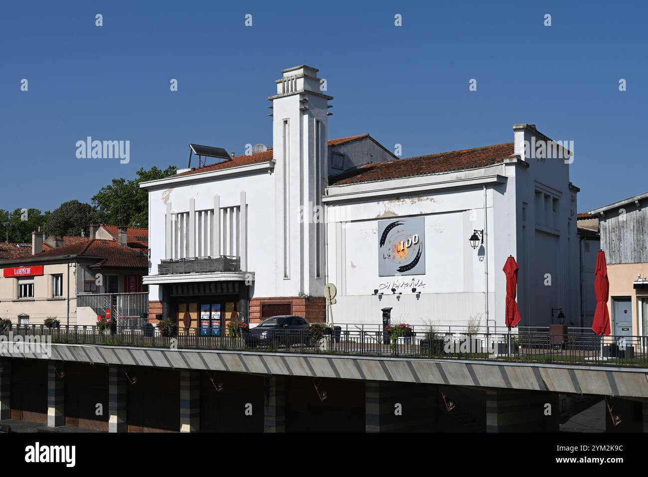 Ex o Historic Lido Cinema (1947-2023), ora chiuso, sul Quai Miredames Castres Tarn Francia Foto Stock