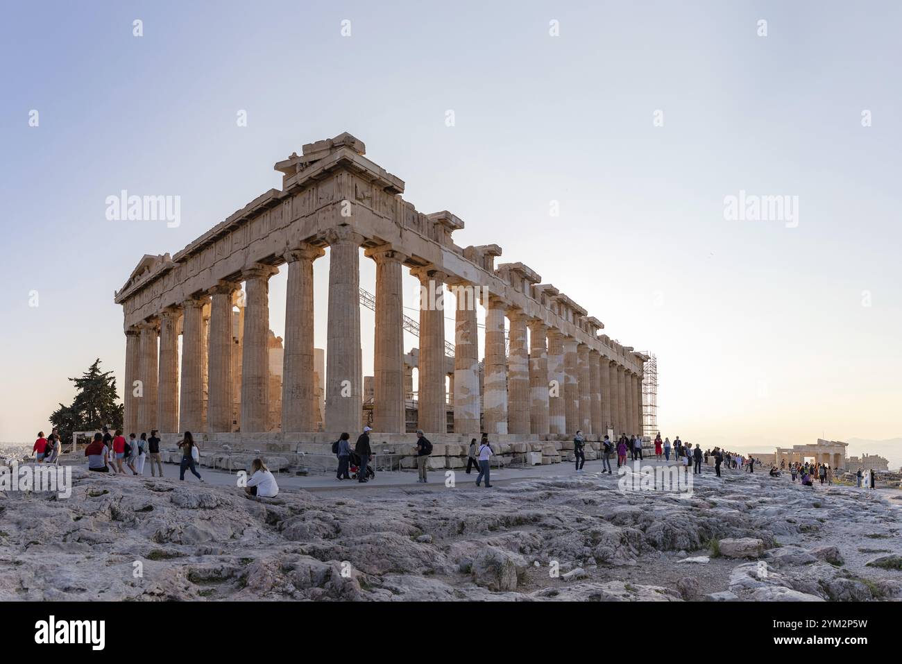 Una foto del Partenone, il tempio più famoso dell'Acropoli di Atene Foto Stock