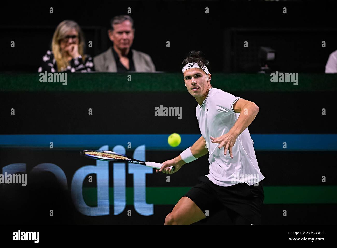 Malaga, Spagna. 20 novembre 2024. Daniel Altmaier, squadra tedesca vista in azione contro Gabriel Diallo del Canada (non in View) durante i quarti di finale di Coppa Davis Final 8 Singles match 1 alla Martin Carpena Arena. Daniel Altmaier ha vinto per 7/6, 6/4 (foto di Vicente Vidal Fernandez/SOPA Images/Sipa USA) credito: SIPA USA/Alamy Live News Foto Stock