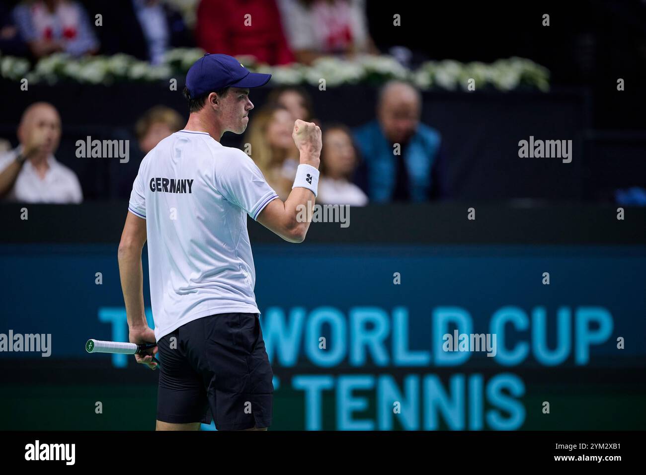 Malaga, Spagna. 20 novembre 2024. Daniel Altmaier, squadra tedesca vista in azione contro Gabriel Diallo del Canada (non in View) durante i quarti di finale di Coppa Davis Final 8 Singles match 1 alla Martin Carpena Arena. Daniel Altmaier ha vinto per 7/6, 6/4 (foto di Vicente Vidal Fernandez/SOPA Images/Sipa USA) credito: SIPA USA/Alamy Live News Foto Stock