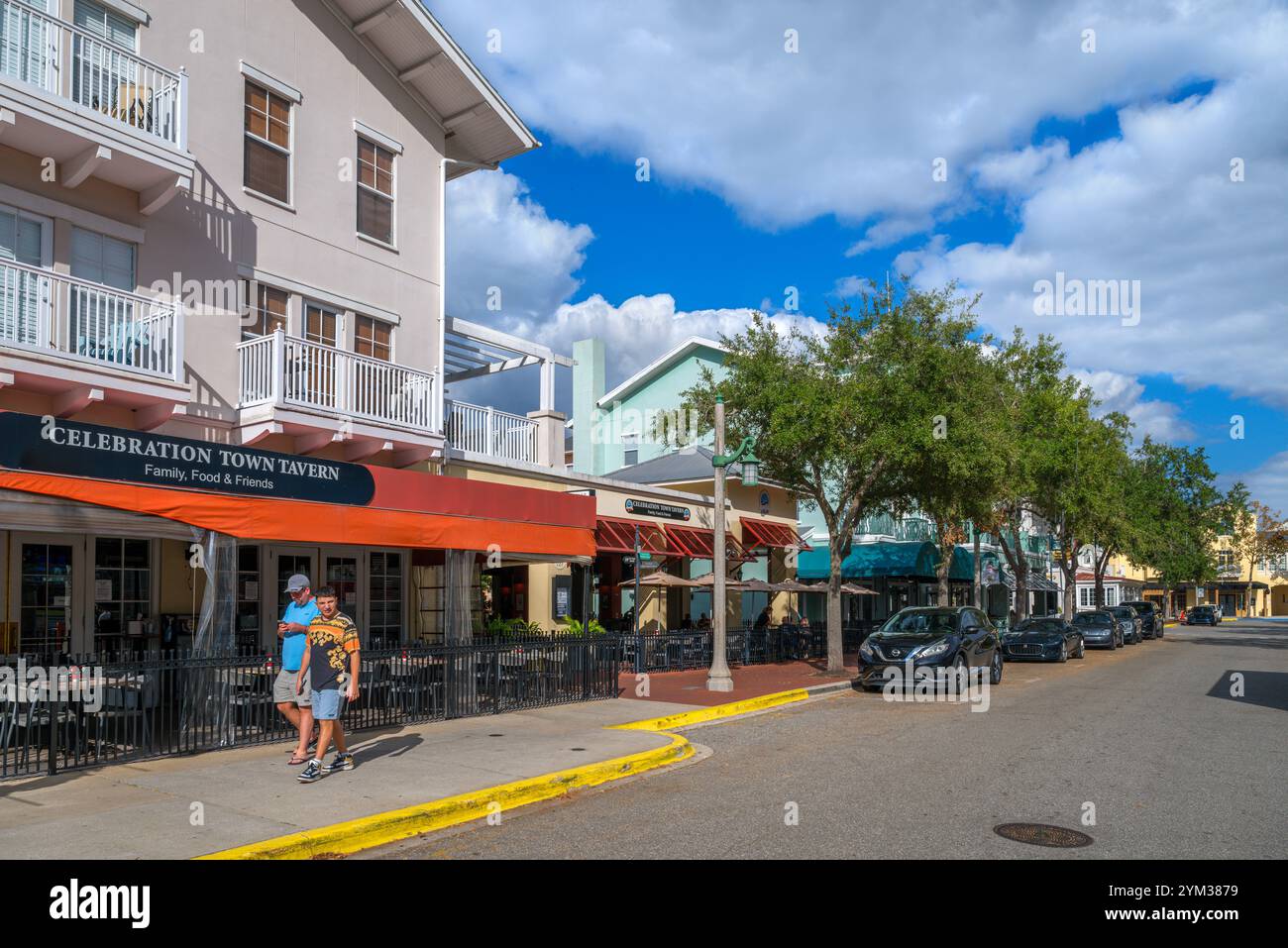 Fai shopping e taverna lungo il lungomare presso il lago Rianhard, Celebration, Orlando, Florida, Stati Uniti Foto Stock