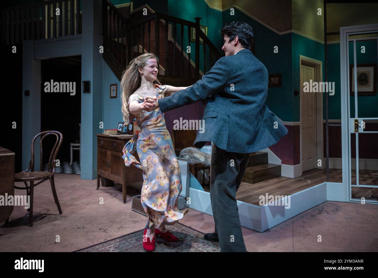 "Don't Destroy me" recita al Teatro Arcola. Una nuova produzione della tenera ma inquietante commedia del 1956 di Michael Hastings sugli immigrati ebrei a Londra Foto Stock