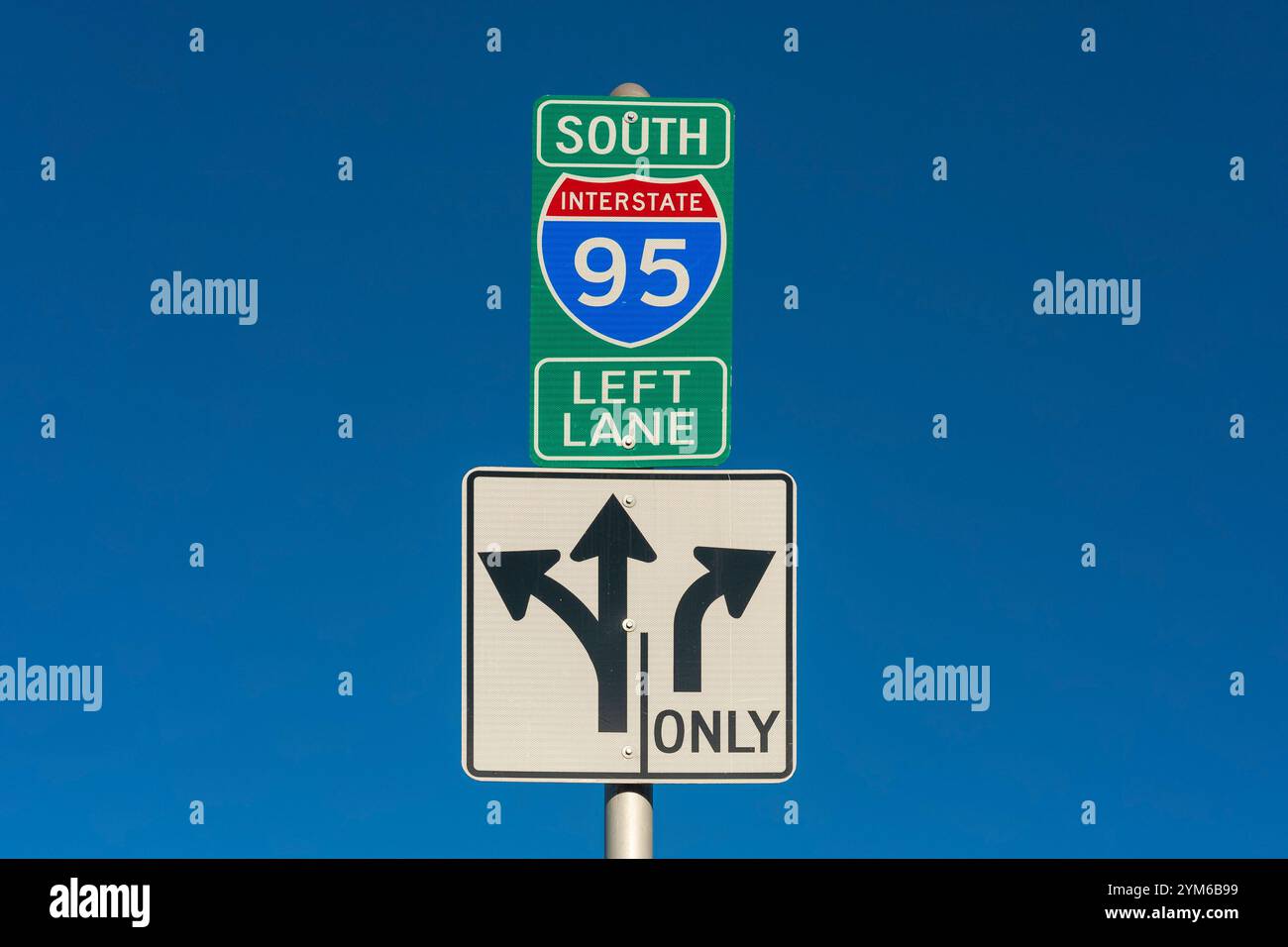 Indicazioni stradali per l'Interstate 95 (i-95) direzione sud nel centro di Philadelphia, Pennsylvania, Stati Uniti Foto Stock