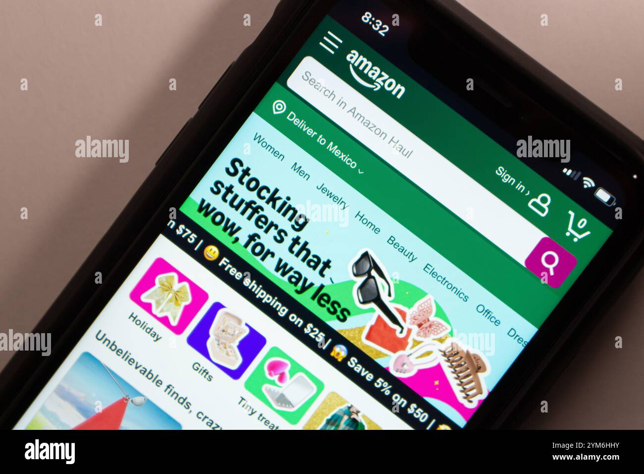 Sito Web Amazon Haul. Amazon Haul è la nuova linea di prodotti di Amazon a basso costo, con un prezzo di 20 $ o inferiore per varie categorie Foto Stock