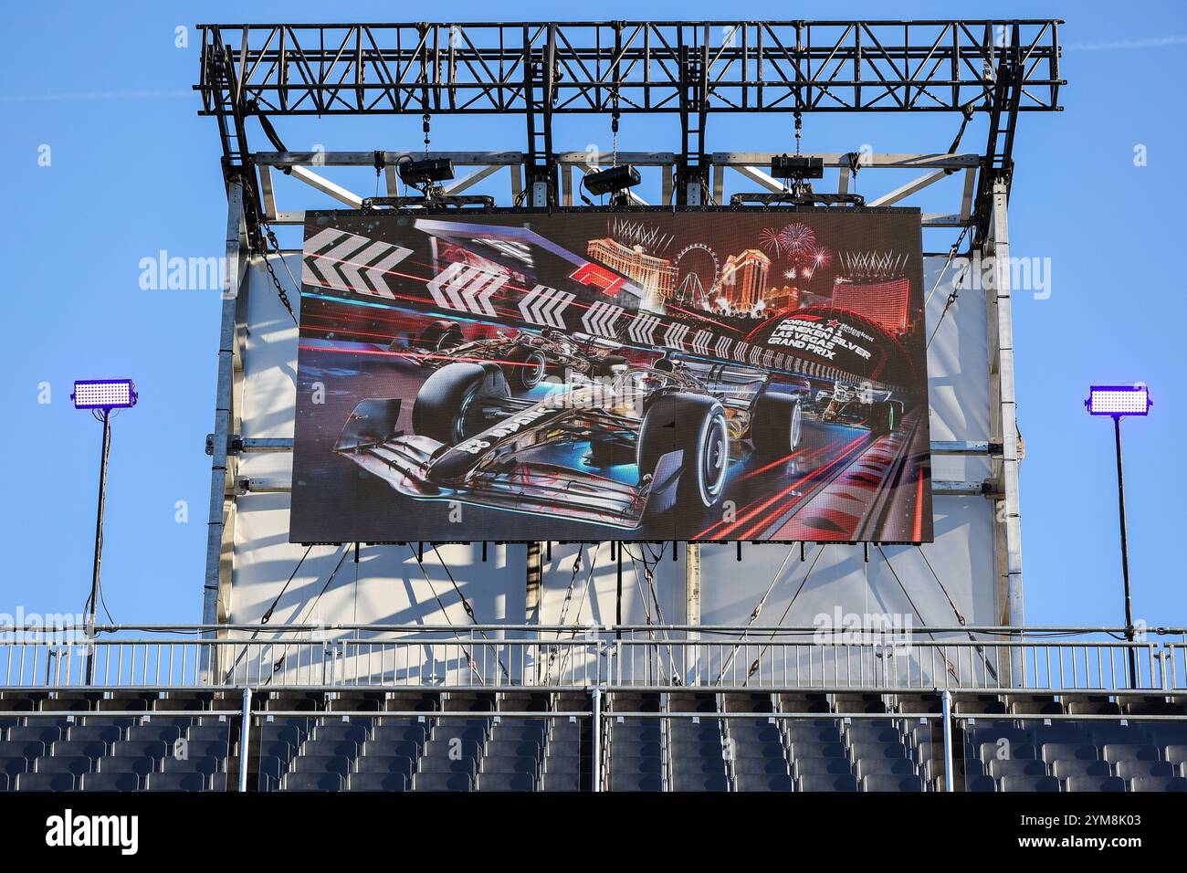 Las Vegas, Nevada, Stati Uniti. 20 novembre 2024. Un cartellone di F1 in mostra prima del Gran Premio d'Argento di Las Vegas 2024 di Formula 1 sul Las Vegas Street Circuit di Las Vegas, Nevada. Christopher Trim/CSM/Alamy Live News Foto Stock