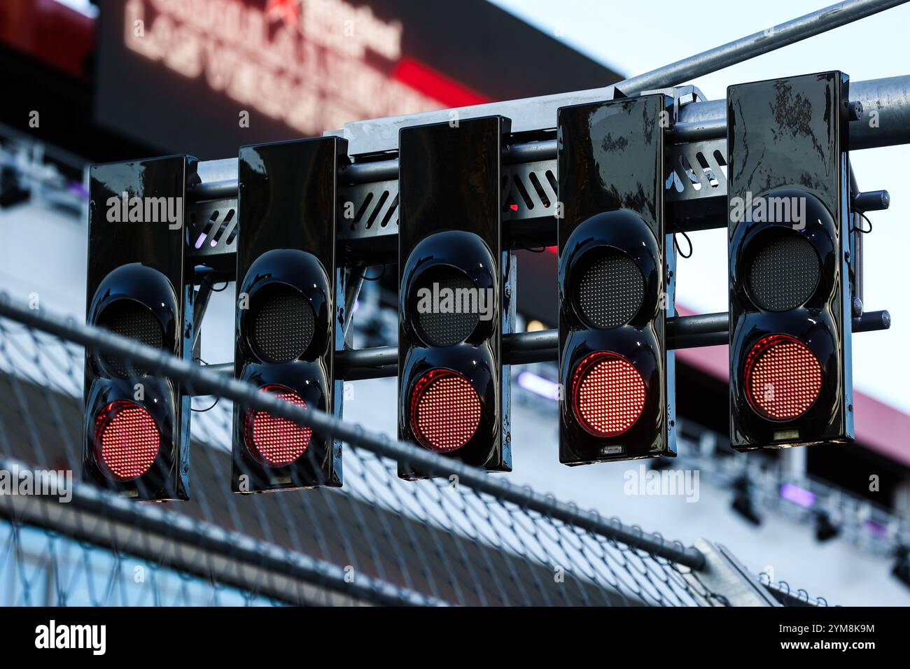 Las Vegas, Nevada, Stati Uniti. 20 novembre 2024. Luci di segnalazione in esposizione prima del Gran Premio d'Argento di Las Vegas 2024 di Formula uno sul circuito di Las Vegas Street a Las Vegas, Nevada. Christopher Trim/CSM/Alamy Live News Foto Stock