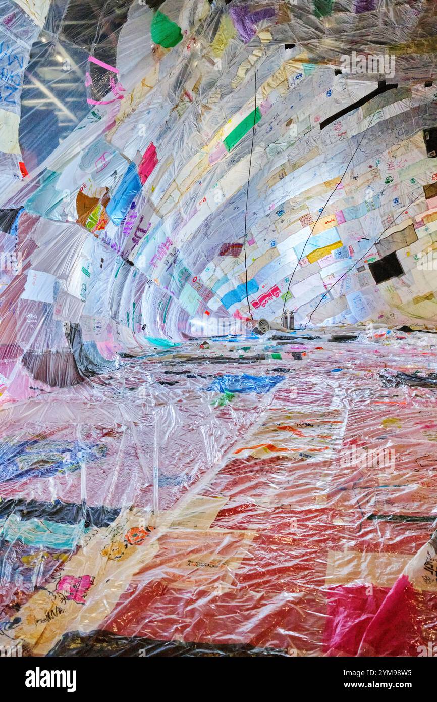 L'Aerocene Seoul al Leeum Museum of Art invita i visitatori a immergersi in un mondo galleggiante di arte, comunità e azione climatica Foto Stock