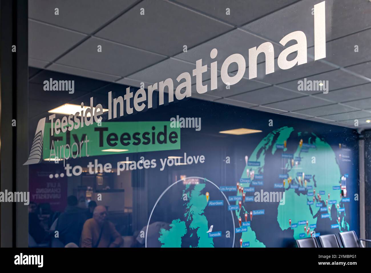 Vista dalla finestra della sala partenze, Teesside International Airport, Darlington, County Durham, Inghilterra, REGNO UNITO Foto Stock