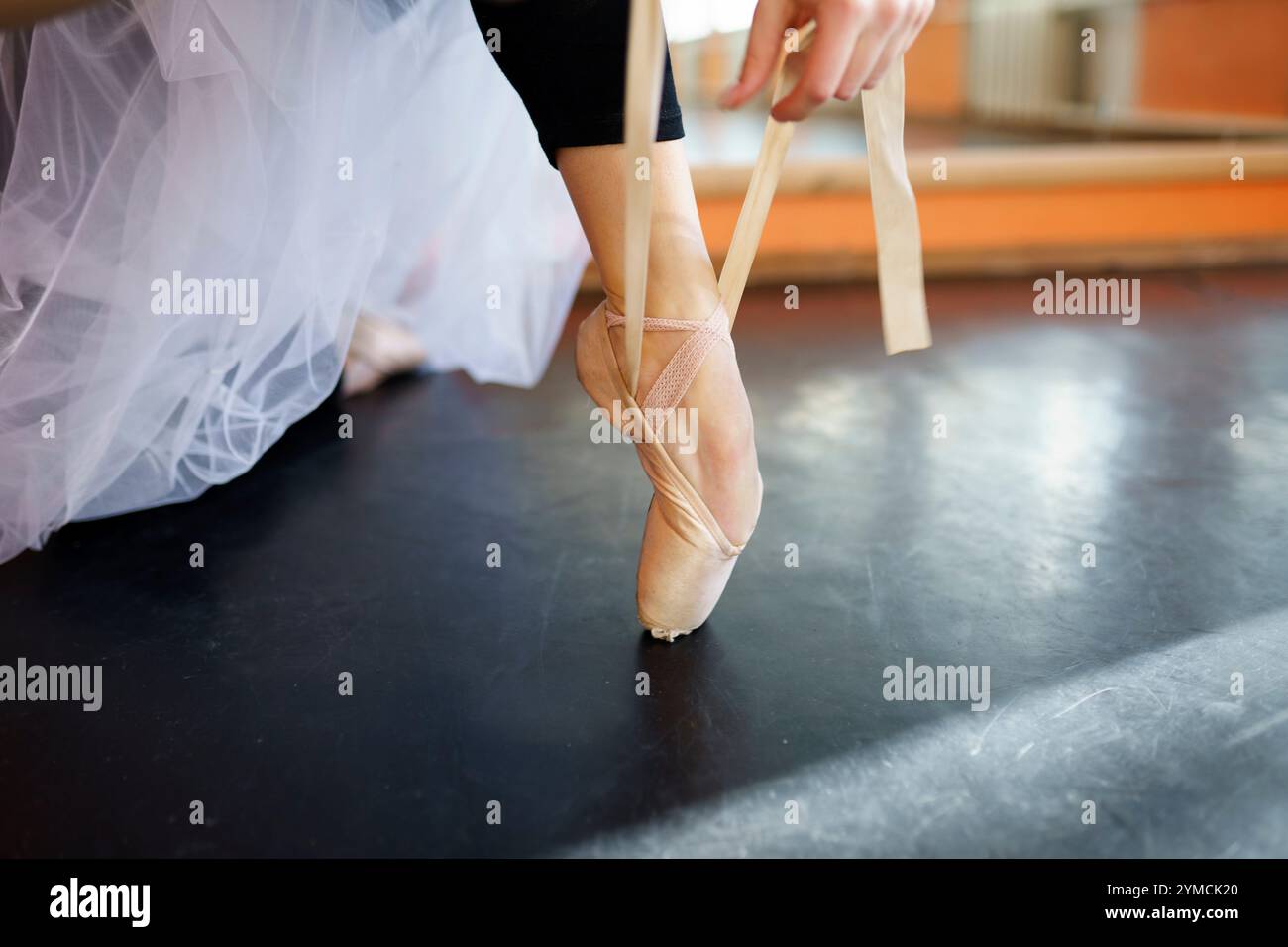 Primo piano del piede delle ballerine Foto Stock