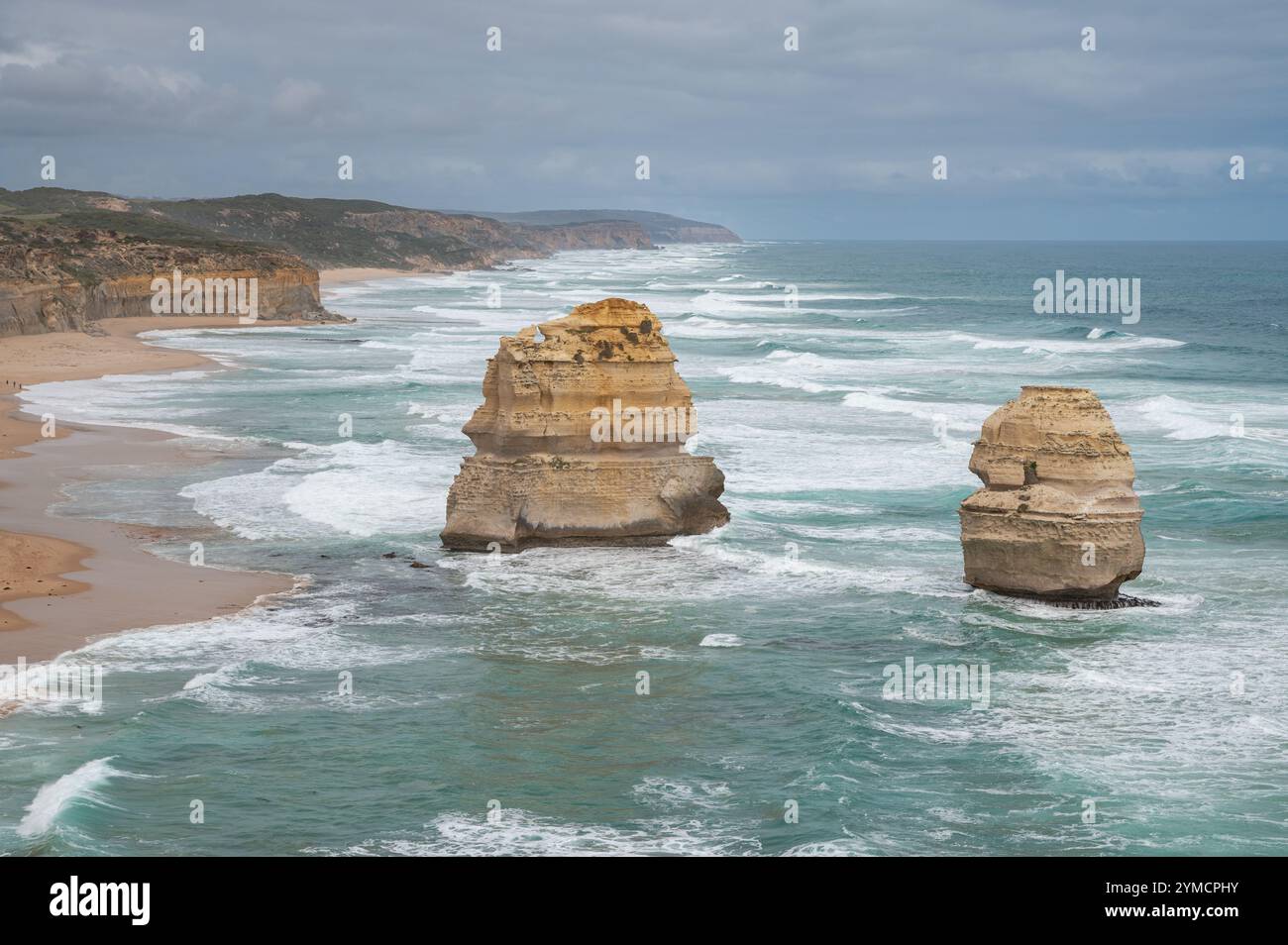 29.10.2024, Port Campbell, Victoria, Australia - formazione rocciosa su Gibson Beach presso il Twelve Apostles Marine National Park lungo la Great Ocean Road. Foto Stock