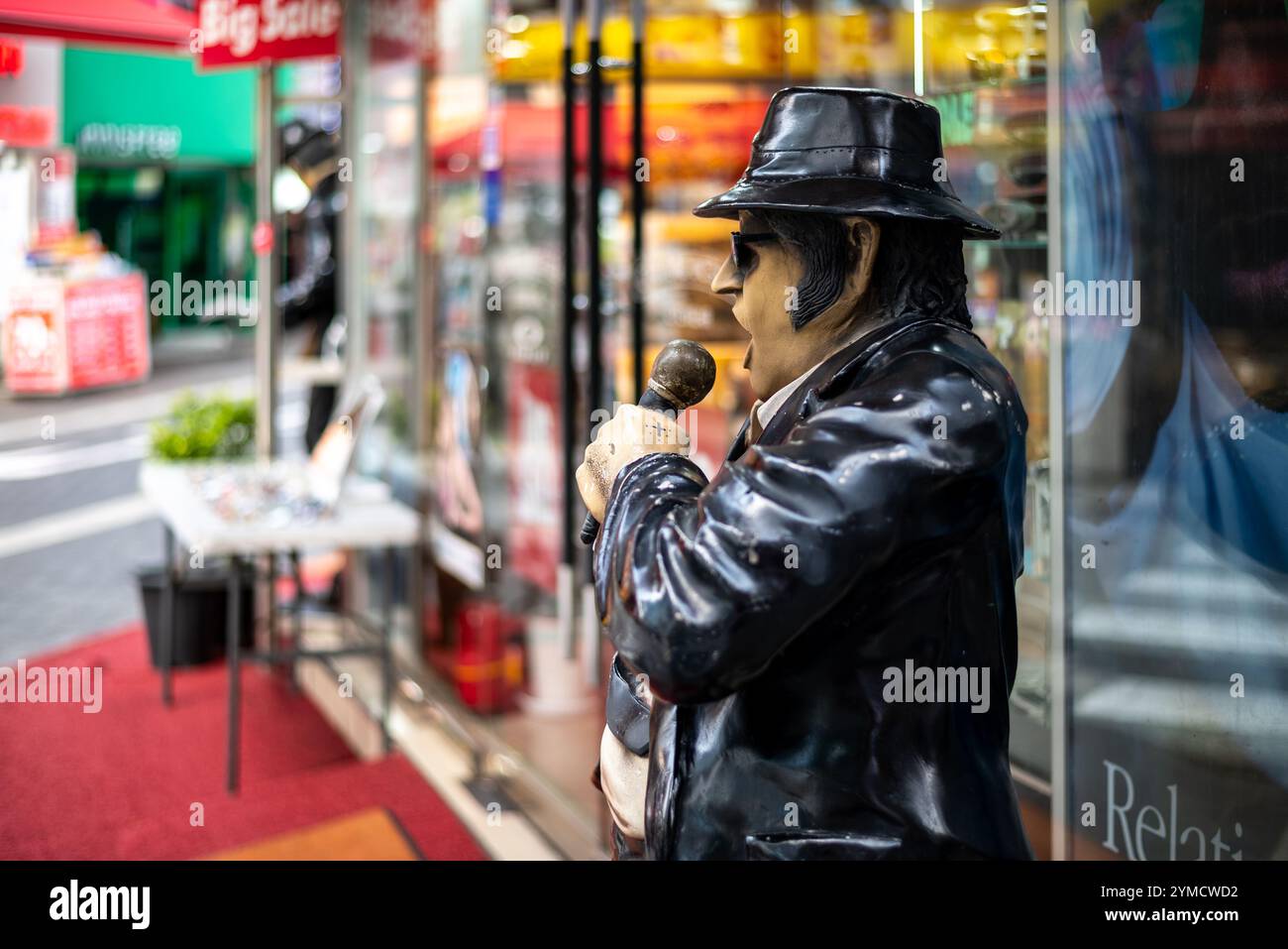 Quartiere dello shopping di Myeongdong nel centro di Seoul, capitale della Corea del Sud, il 24 luglio 2023 Foto Stock