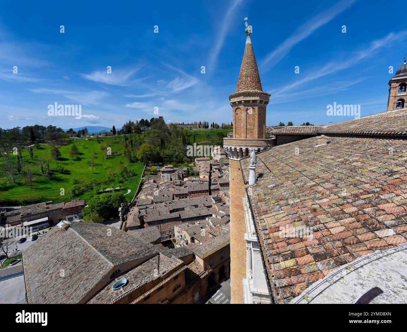 Urbino. Panorama dalle Torri meridionali del Palazzo Ducale Foto Stock