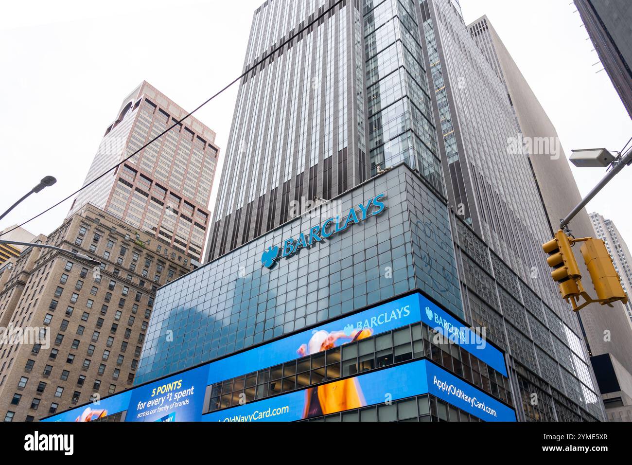 New York, NY, USA - 17 agosto 2022: Edificio per uffici Barclays a New York, NY, USA Foto Stock