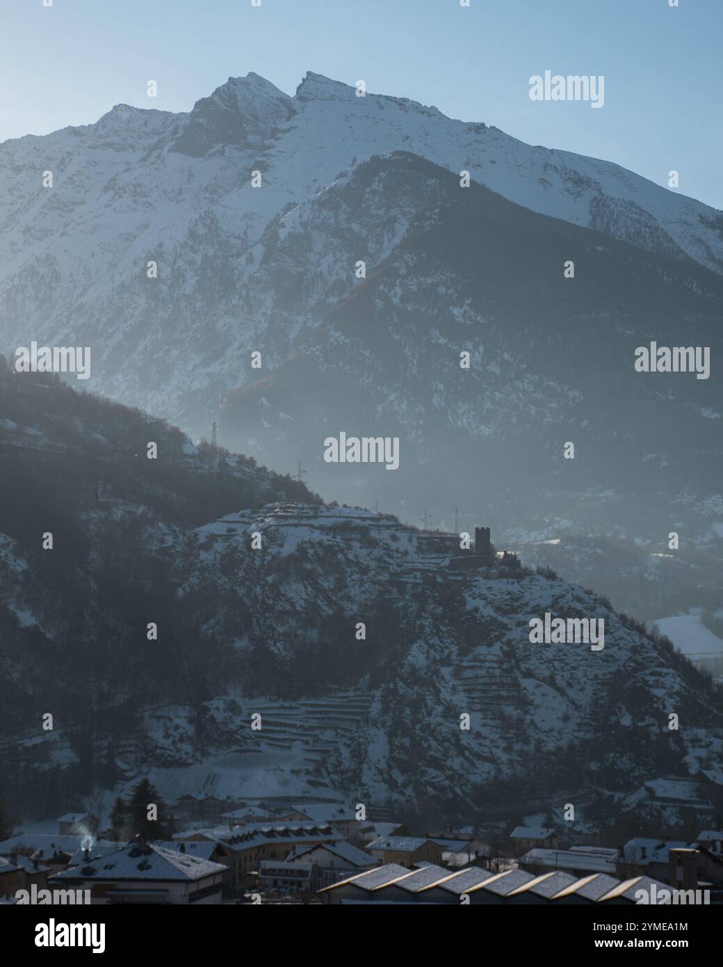 Vista sul Castello di Saint-Pierre, Valle d'Aosta, Italia Foto Stock