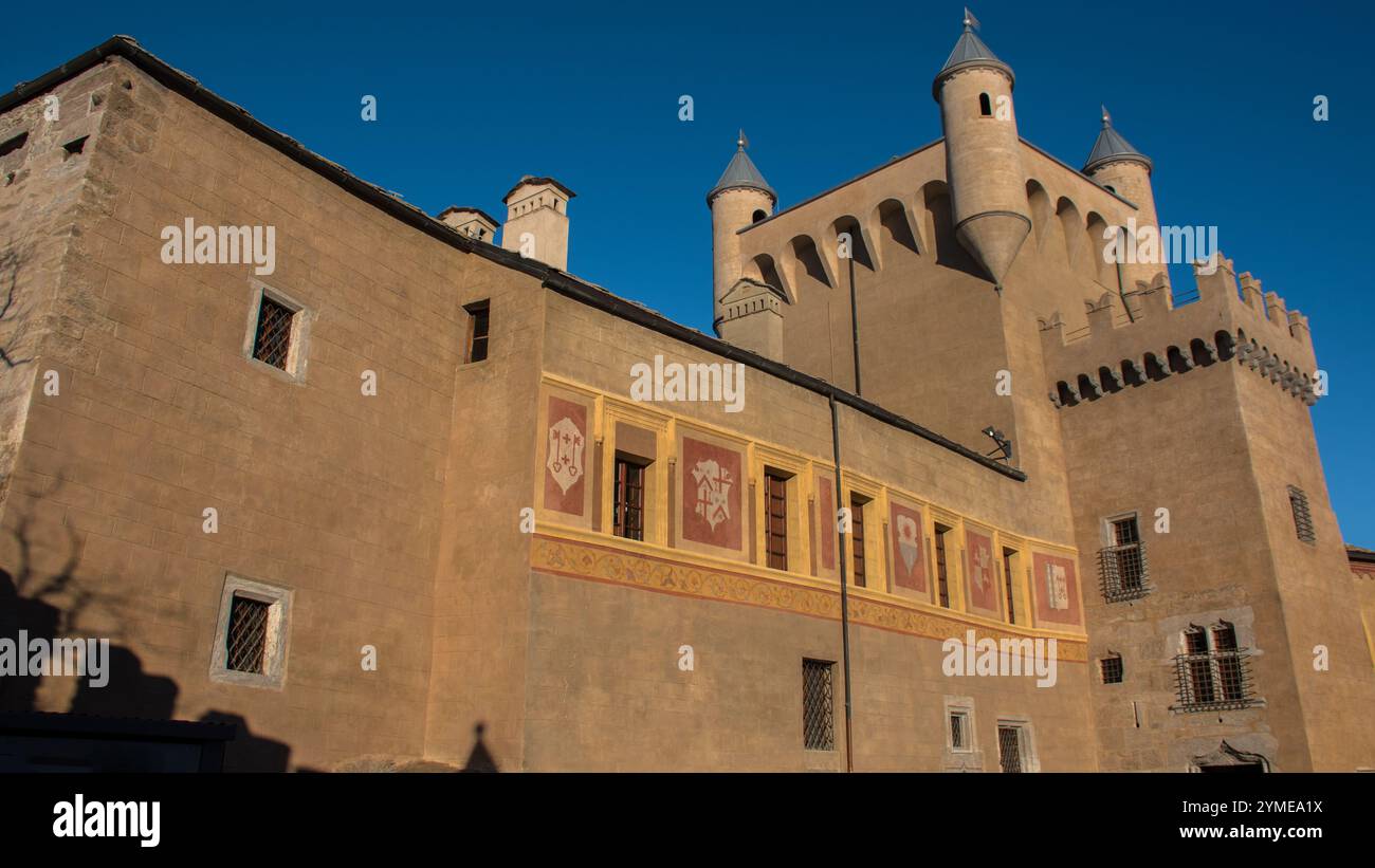 Vista sul Castello di Saint-Pierre, Valle d'Aosta, Italia Foto Stock