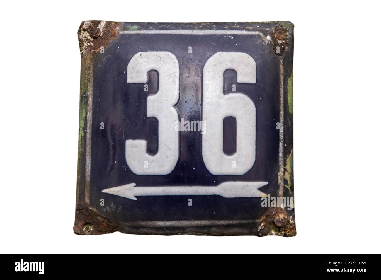 Piastra smaltata resistente agli agenti atmosferici con numero 36 isolata su sfondo bianco Foto Stock
