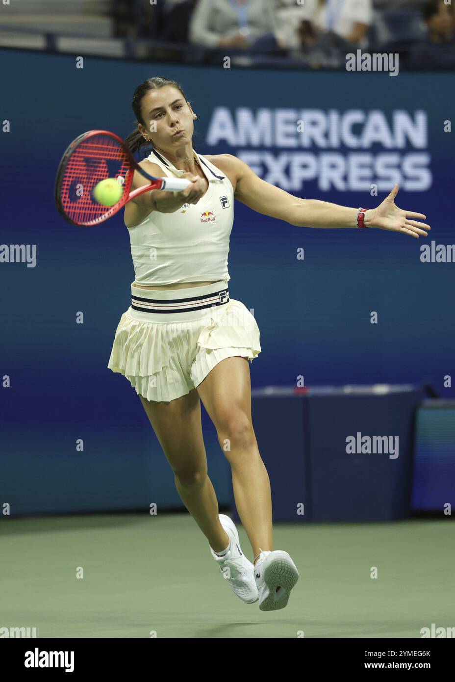La tennista Emma Navarro in azione agli US Open 2024 Championships, Billie Jean King Tennis Center, Queens, New York, USA, Nord America Foto Stock
