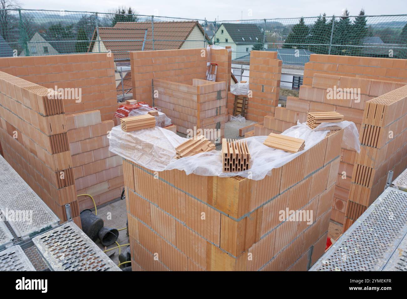 Casa indipendente con costruzione a conchiglia Foto Stock